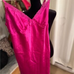 90s- Y2K La SENZA Fuchsia Satin Chemise with Lace